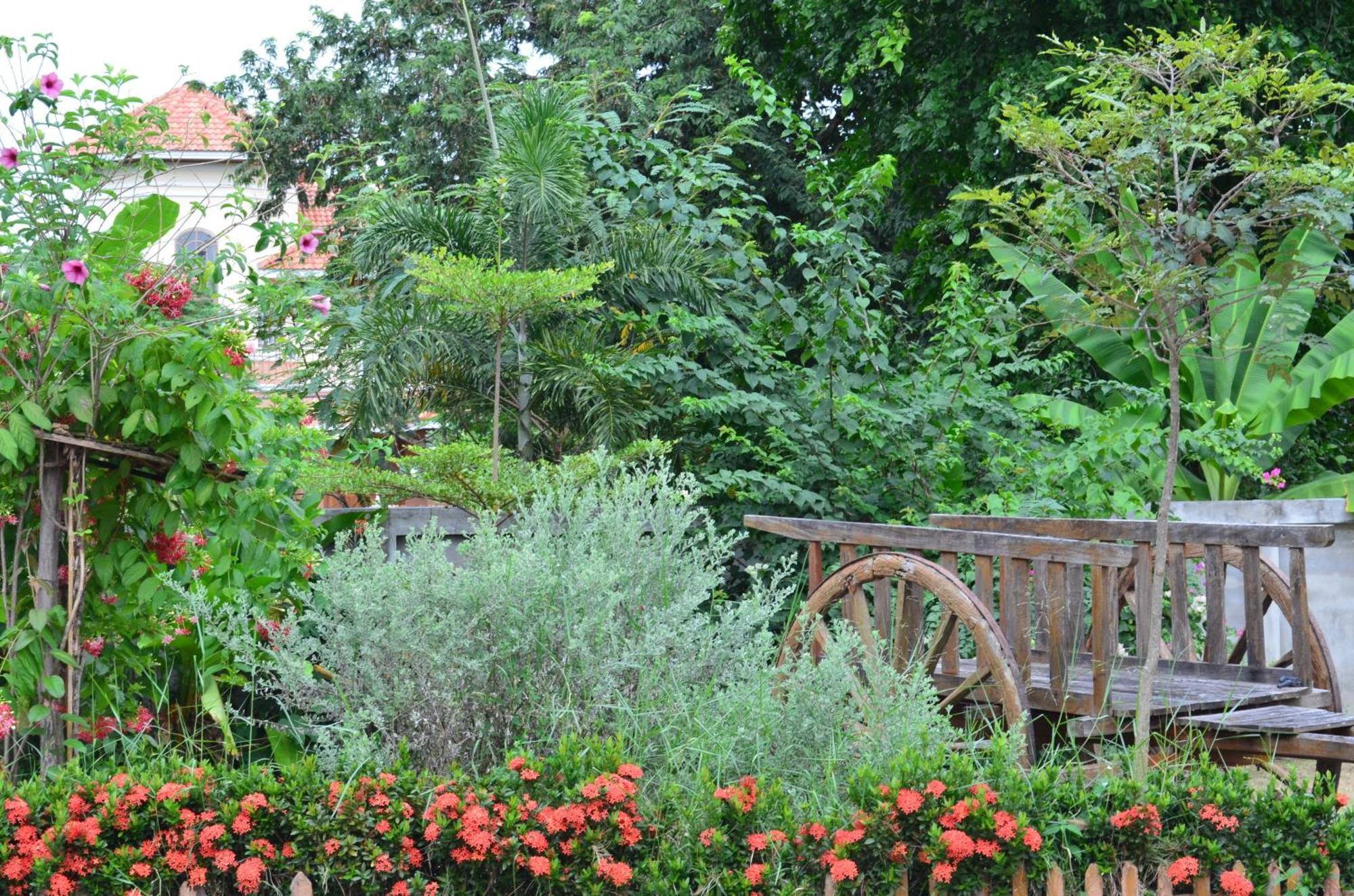 Home Stay Stc Bed And Breakfast Udon Thani Eksteriør bilde